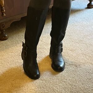 Black Books Size 7 Fabulous